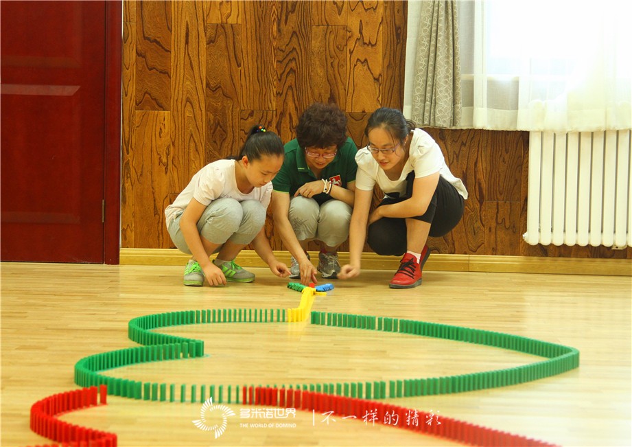 “中國(guó)夢(mèng)、少年夢(mèng)”琉璃廠小學(xué)建黨93周年多米諾運(yùn)動(dòng)會(huì)