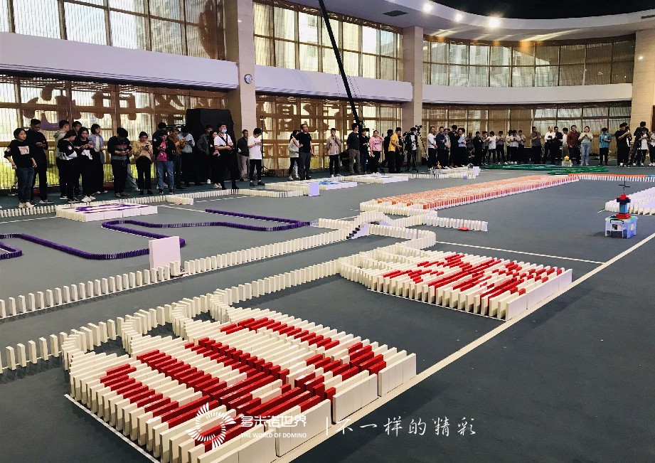 廣聯(lián)達(dá)與多米諾的不解情緣